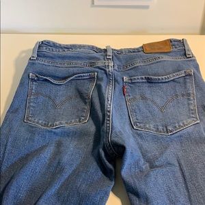Levi knee rip jeans